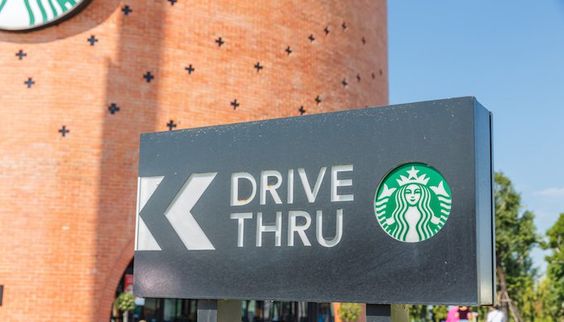 De Starbucks Drive thru in Los Angeles