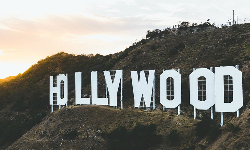 De Hollywood sign bij ondergaande zon
